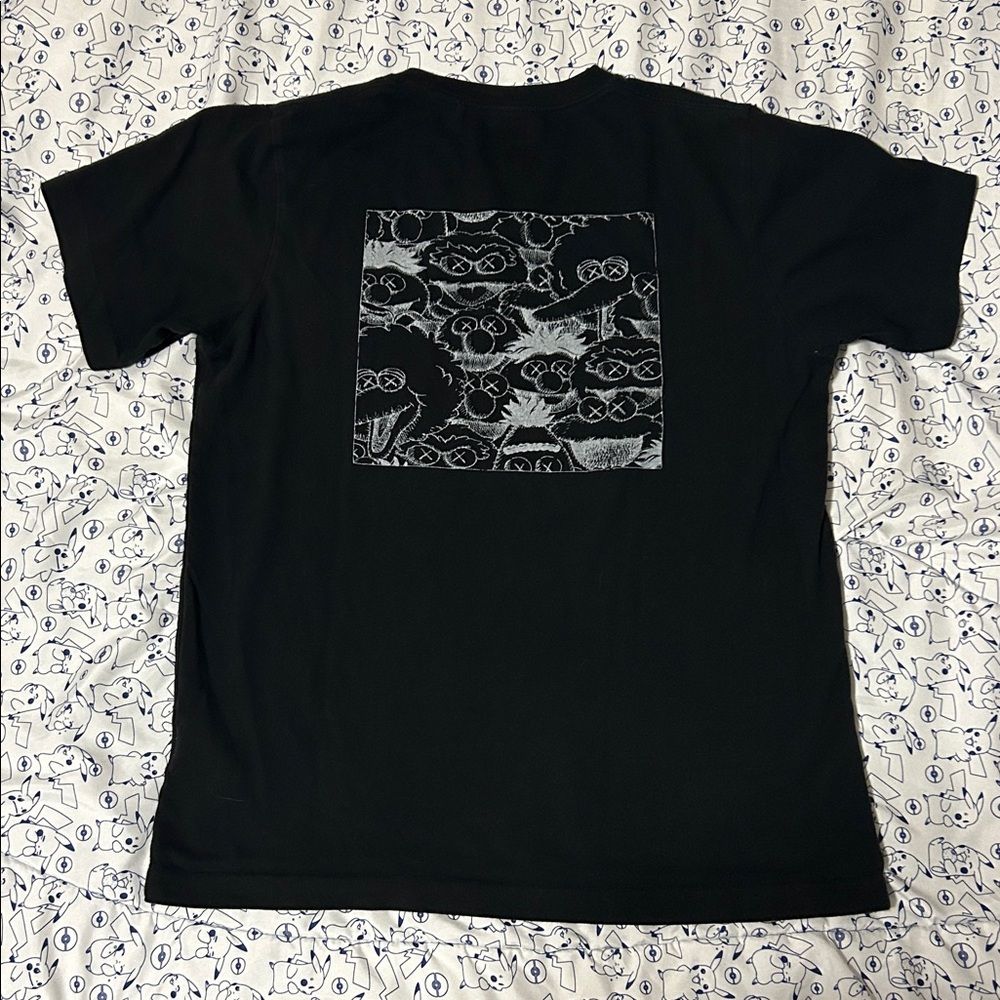 KAWS x UNIQLO x SESAME STREET Graphic Tee With Pocket